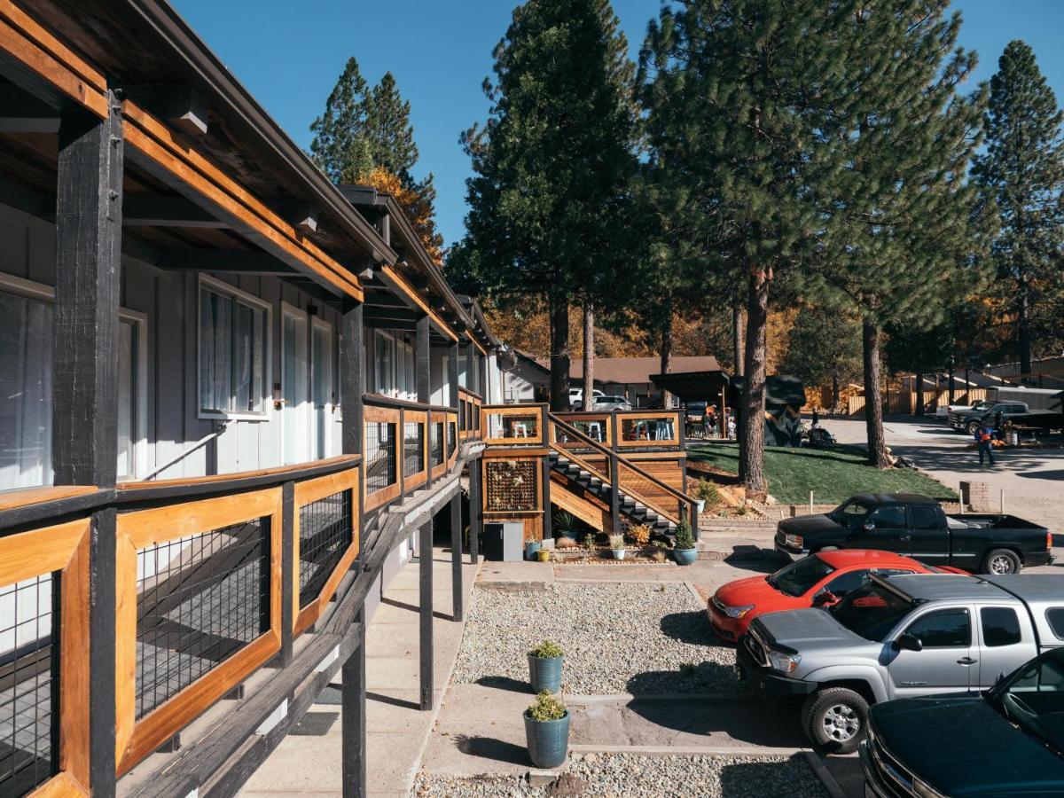 Loge Mt. Shasta Motel Mount Shasta Exterior photo