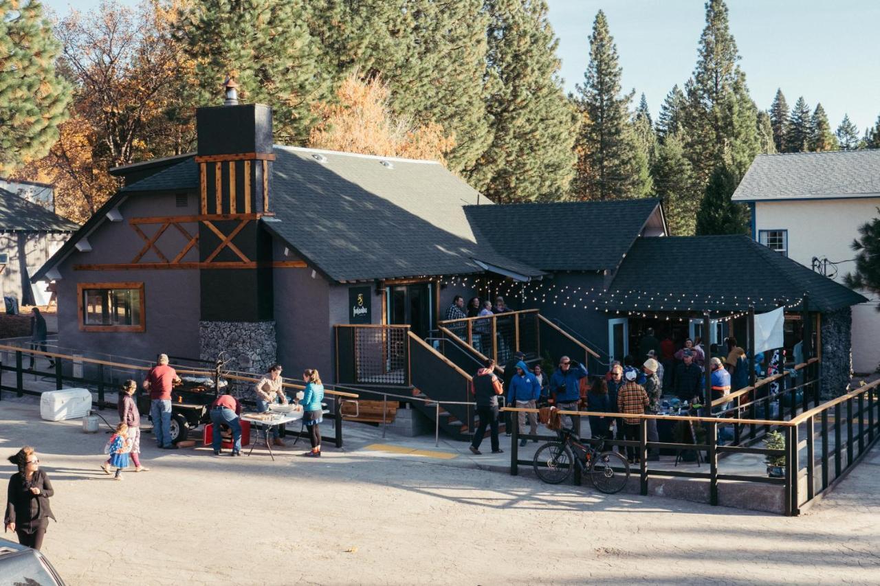 Loge Mt. Shasta Motel Mount Shasta Exterior photo